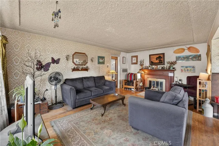 15043 Howellhurst, Baldwin Park, California 91706