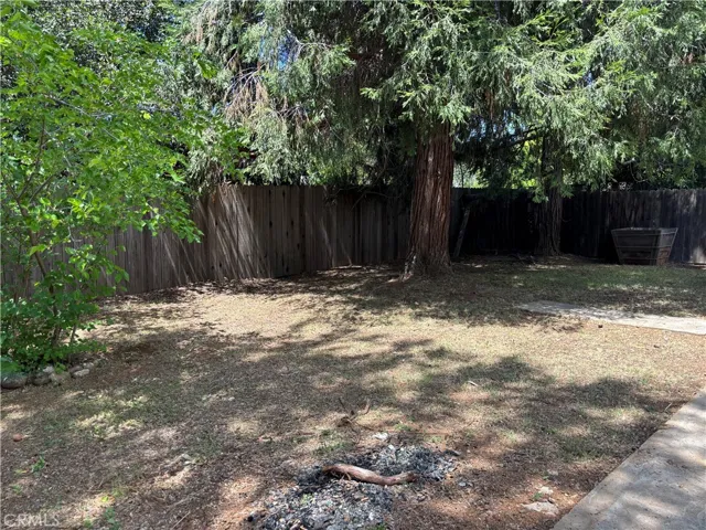 Shaded backyard for BBQ's!!