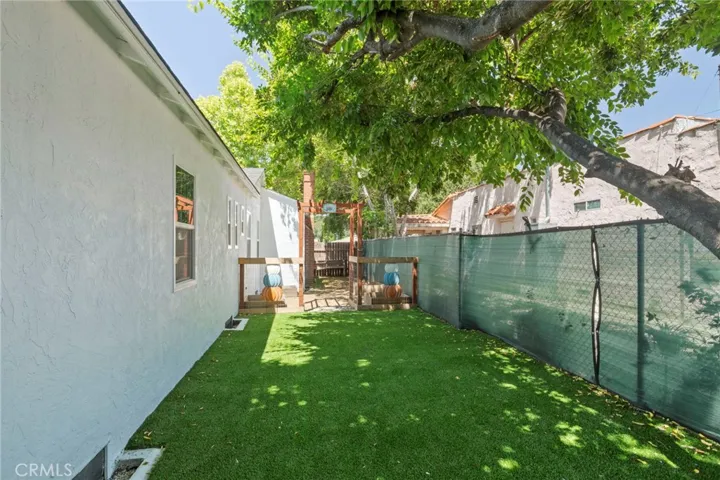 2747 N G, San Bernardino, California 92405