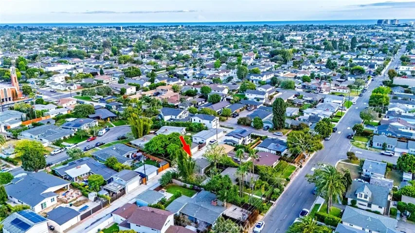 1962 Fullerton Avenue, Costa Mesa, California 92627