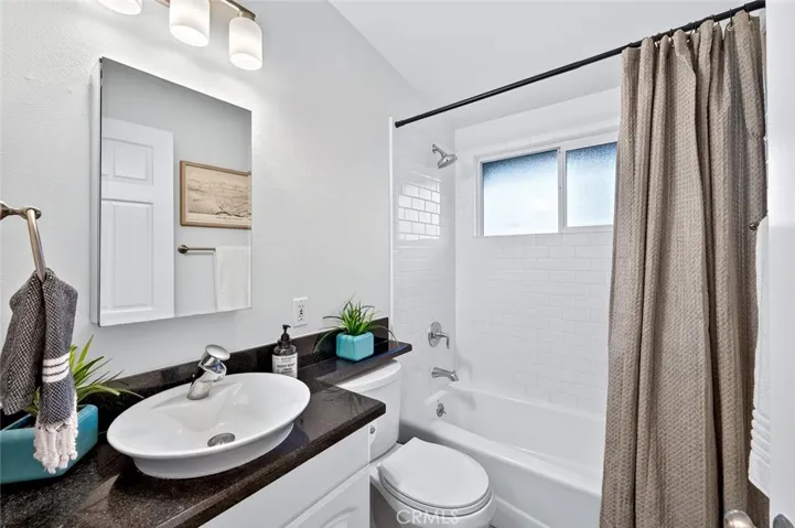 1962 Fullerton Avenue, Costa Mesa, California 92627