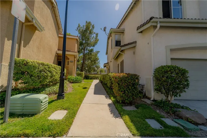 25409 Holly Beach Drive, Saugus, California 91350