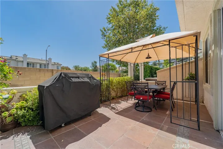 25409 Holly Beach Drive, Saugus, California 91350