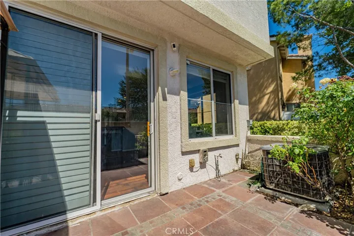 25409 Holly Beach Drive, Saugus, California 91350