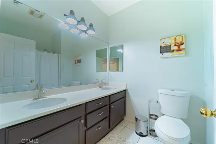 25409 Holly Beach Drive, Saugus, California 91350