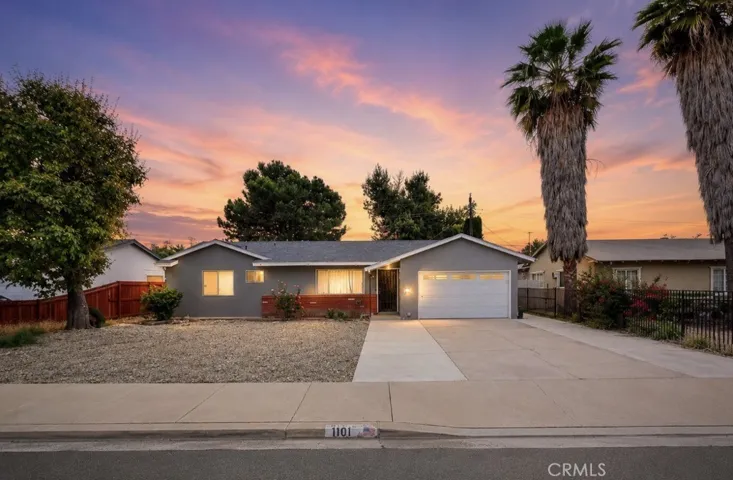 TWILIGHT FRONT VIEW