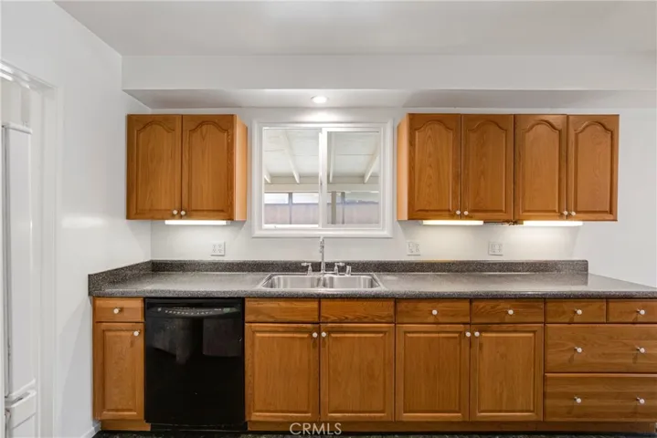 Kitchen with dishwasher