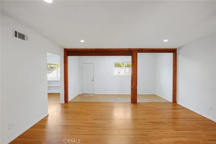 Spacious living room