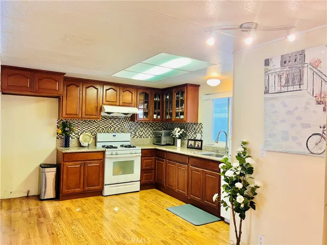Kitchen - view 4
