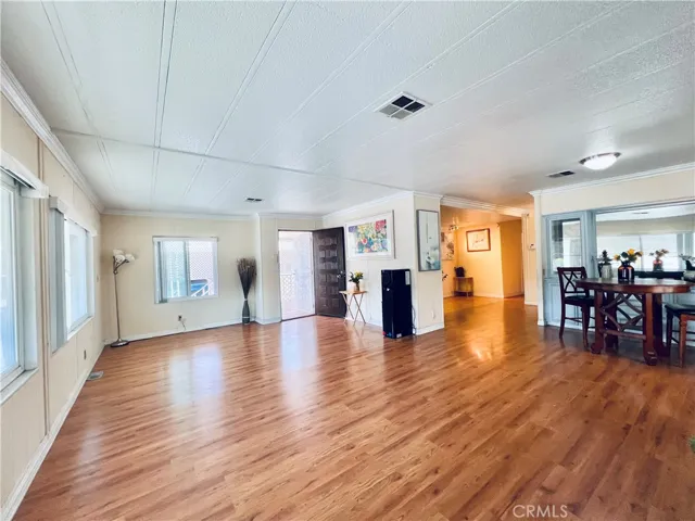 Living room - view 1