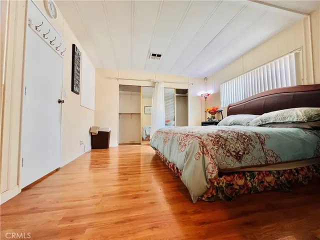 Master bedroom - view 1