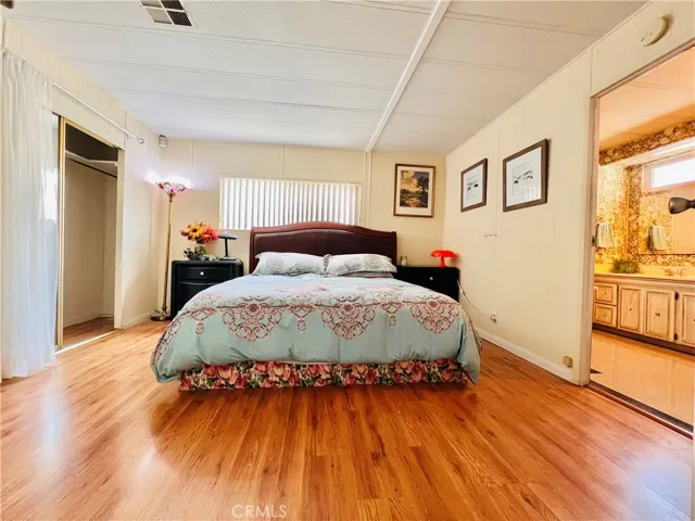 Master bedroom - view 3