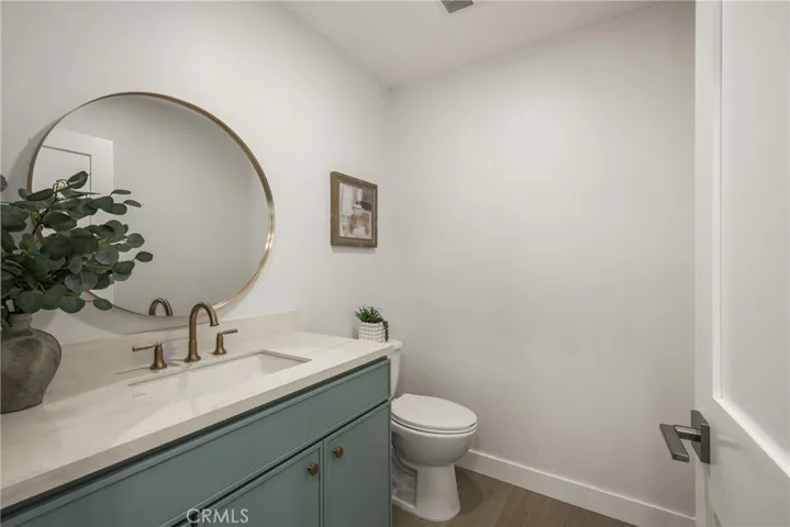 1/2 Bathroom
