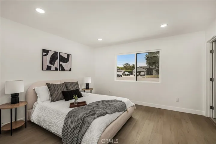 1st Bedroom (Ensuite)