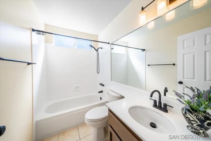 2nd level, 2nd full bath