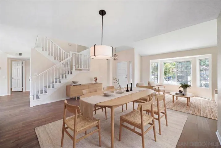 DINING & LIVING VIRTUALLY STAGED