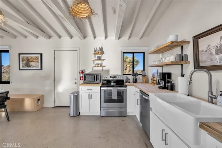 8729 Rock Haven Road, Joshua Tree, California 92252