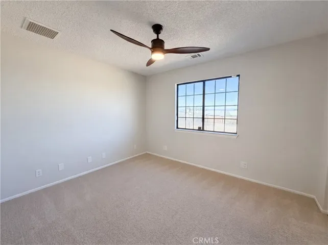 15852 Mandan, Apple Valley, California 92307