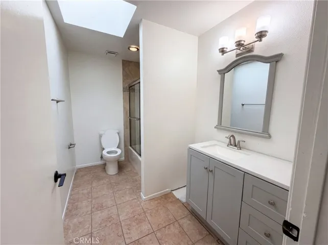 15852 Mandan, Apple Valley, California 92307