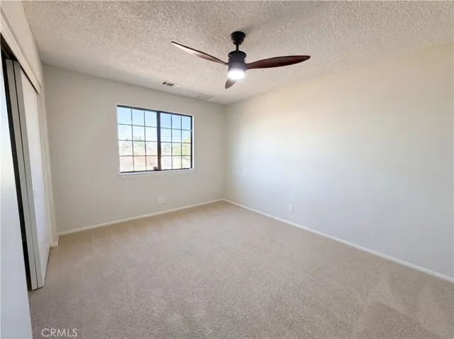 15852 Mandan, Apple Valley, California 92307