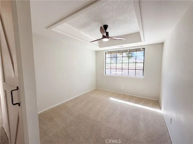 15852 Mandan, Apple Valley, California 92307