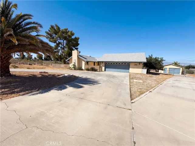 15852 Mandan, Apple Valley, California 92307