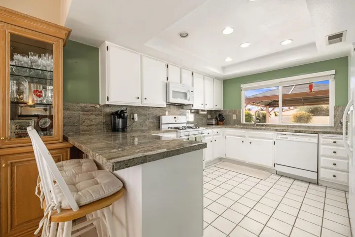 Kitchen Open to the Dine Area 21