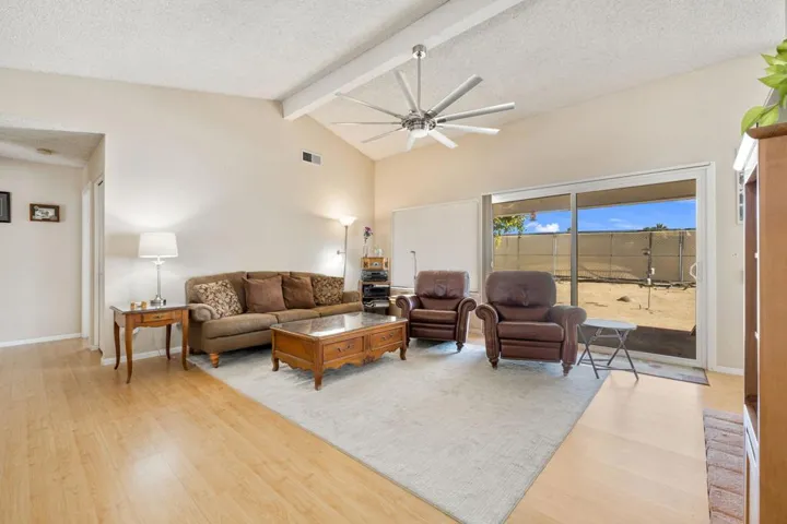 Living Room Vaulted Ceilings