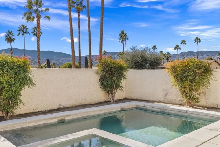Private Pool/Spa with Mountain Views