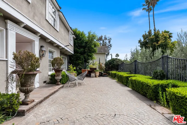 1450 N Doheny Drive, West Hollywood, California 90069