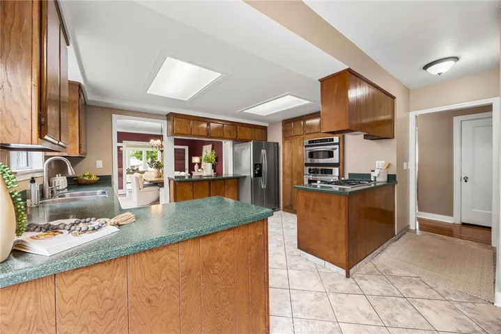 229 W Brookdale Place, Fullerton, California 92832