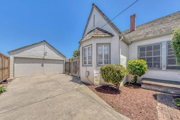 219 Pine Street, Salinas, California 93901
