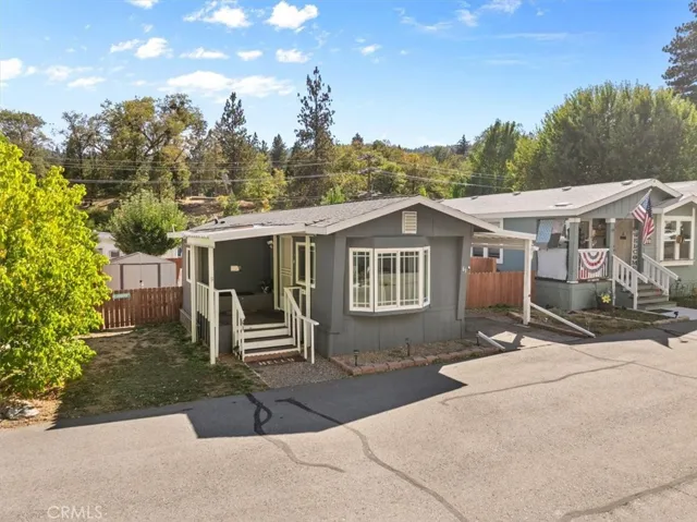 22800 Byron, Crestline, California 92325