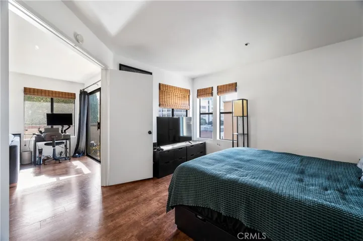 35 Linden 410, Long Beach, California 90802