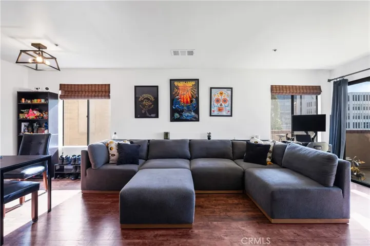 35 Linden 410, Long Beach, California 90802