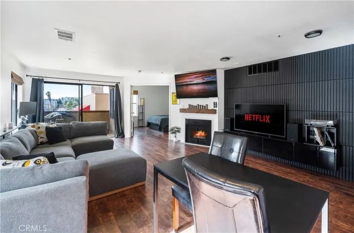 35 Linden 410, Long Beach, California 90802
