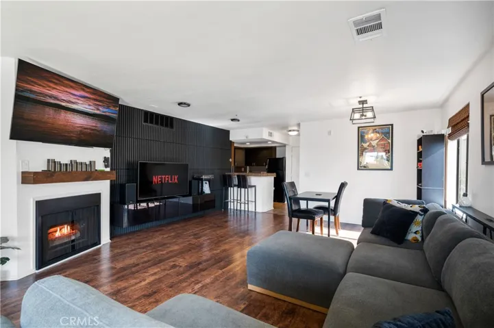 35 Linden 410, Long Beach, California 90802