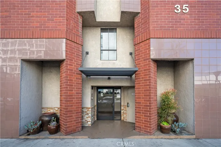 35 Linden 410, Long Beach, California 90802