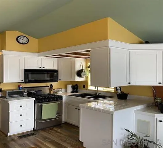 900 N Cloeveland 80, Oceanside, California 92054