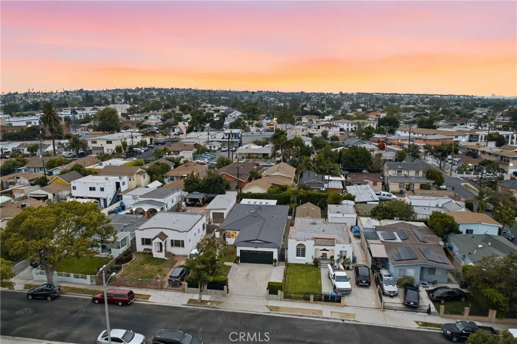 Neighborhood View