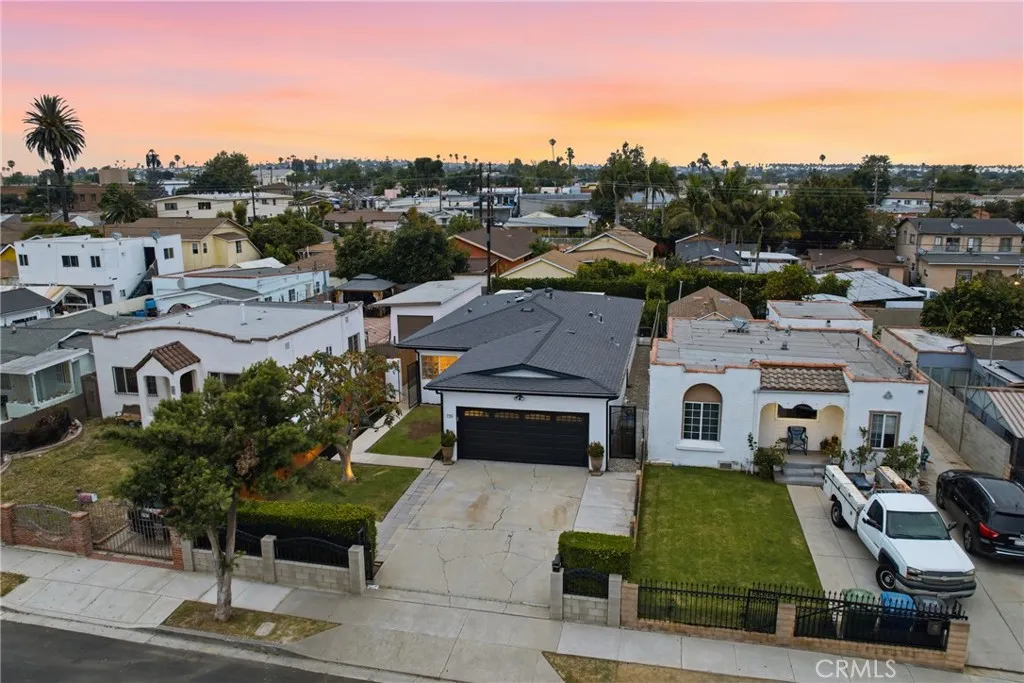 Neighborhood View