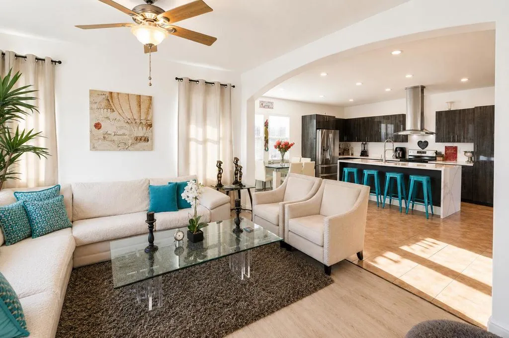 Living room to Kitchen