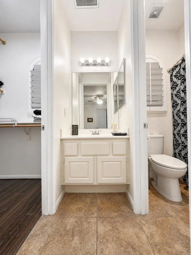 Bathroom Casita