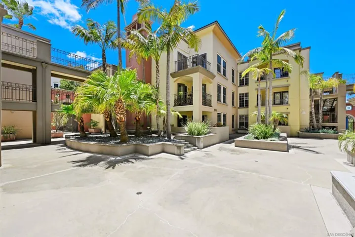 1270 Cleveland M111, San Diego, California 92103