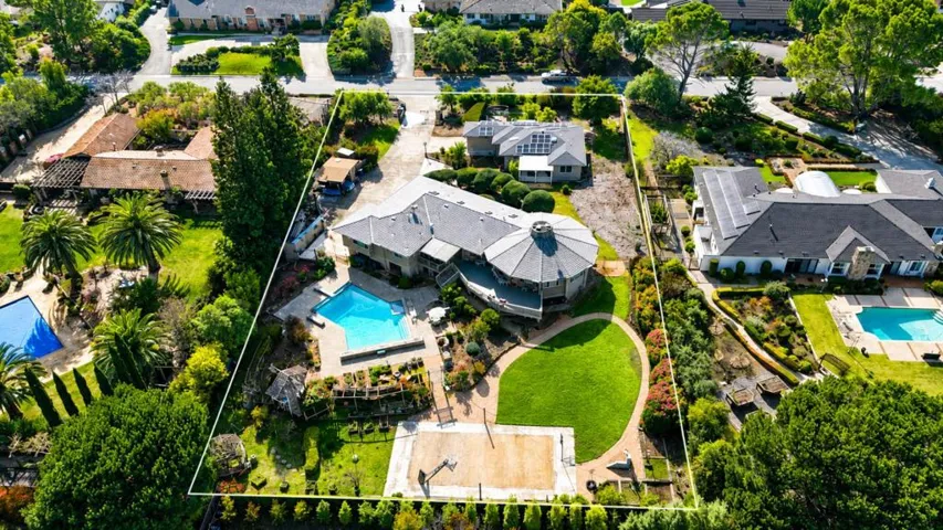 300 Ridgeway Road, Woodside, California 94062