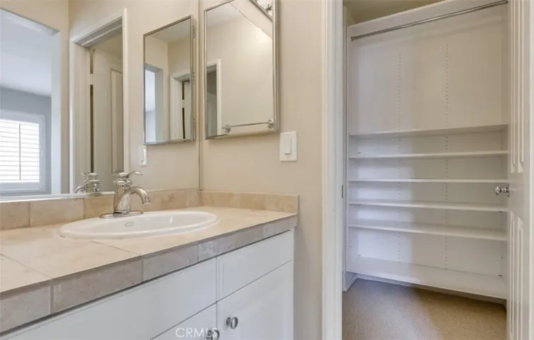 walk in closet