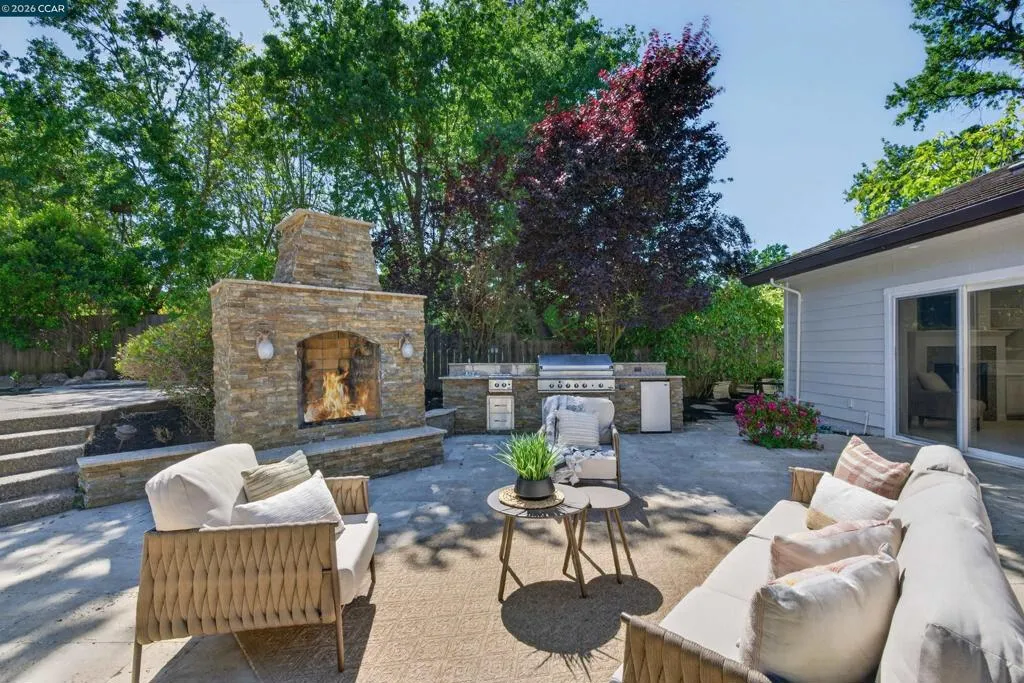 Fire in Fireplace Virtually Added
