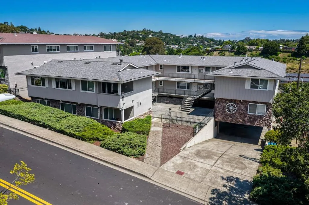 1205 Geraldine Way