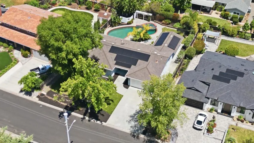135 Belcrest Drive, Los Gatos, California 95032