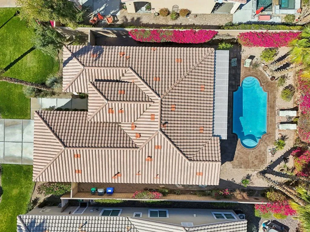 38-web-or-mls-Living Stone Dr-007-1